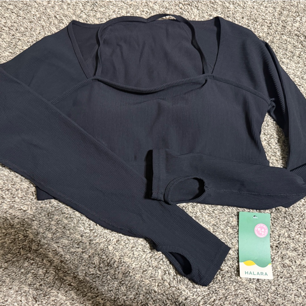 HALARA Classic Black Ribbed Top